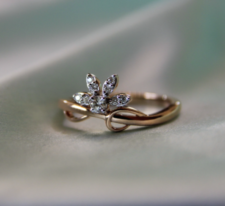 Bloom diamond ring