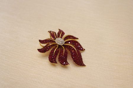 Invisible art diamond pendant