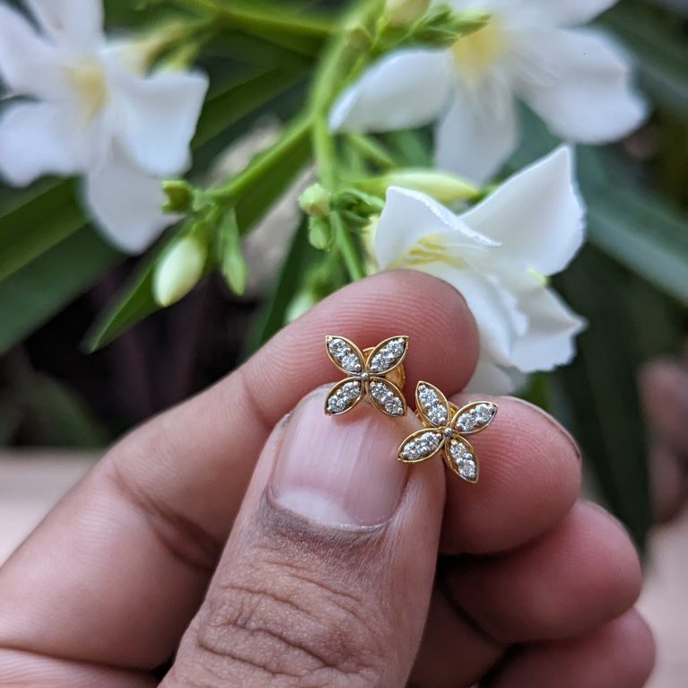 Four petal diamond earring