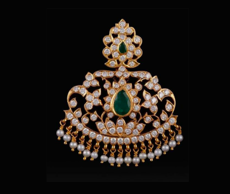 Close Diamond Pendant with Emerald